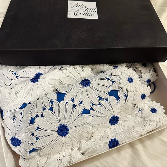 ALICE OLIVIA 3D Flowers Dress - Picture 2 of 4